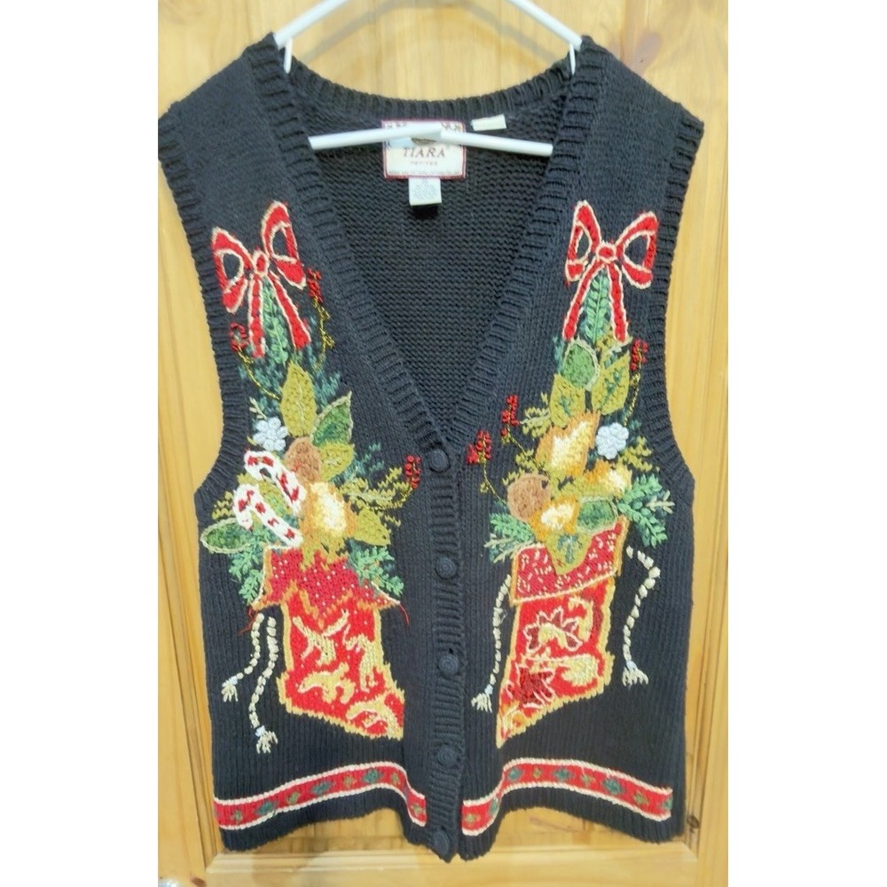 Vintage 1997 Tiara Petites Christmas Sweater Vest M Stocking Candy Cane Ramie